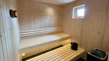 How to Breathe in a Sauna: Wim Hof Method